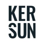 Chez Ker-Sun, vous trouverez les meilleurs vêtements et accessoires anti-UV pour vous protéger du soleil avec style.